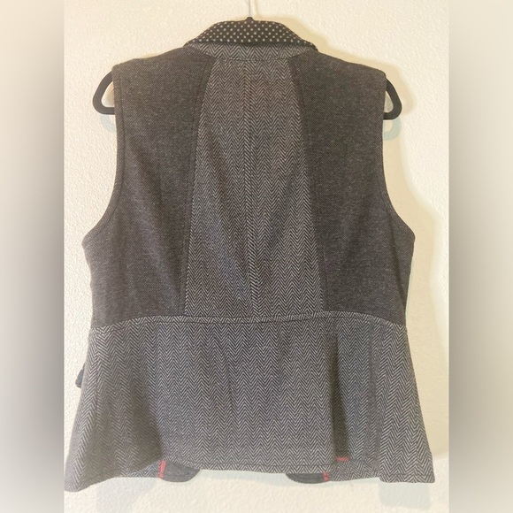 Coldwater Creek~Neutral~Patchwork~Fitted~Sleeveless~
Knit~Vest~Size M(10-12) - Picture 9 of 14